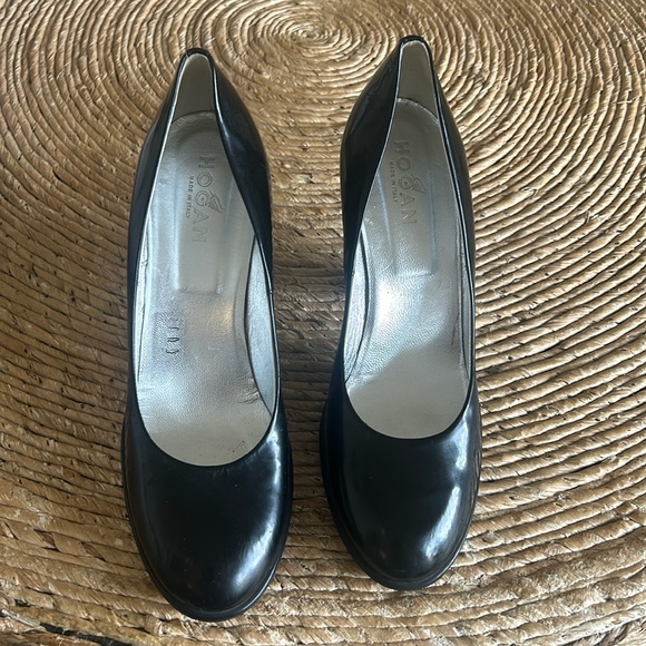 Hogan preowned patent leather wedge heel pumps 41 - Picture 1 of 8